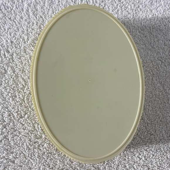 Vintage Beige Plastic Felt Lined Trinket Box - Picture 9 of 10